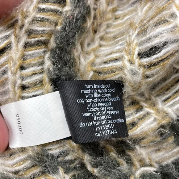 Lane Bryant, size 18/20, grey sweater with southwest pattern - Picture 7 of 7